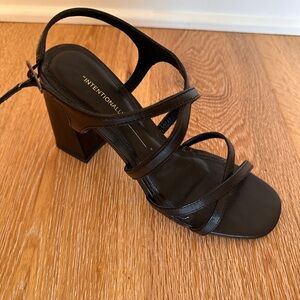 INTENTIONALLY BLANK Naples Heel